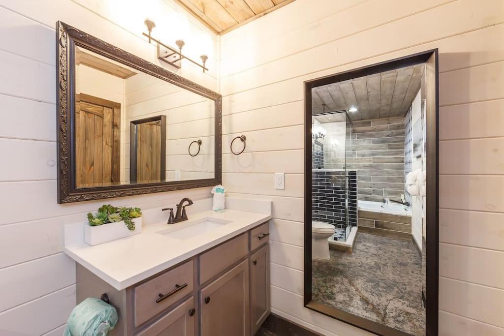 Romantic A-Frame Private Hottub Firepit Neargsmnp Sevierville Exteriör bild